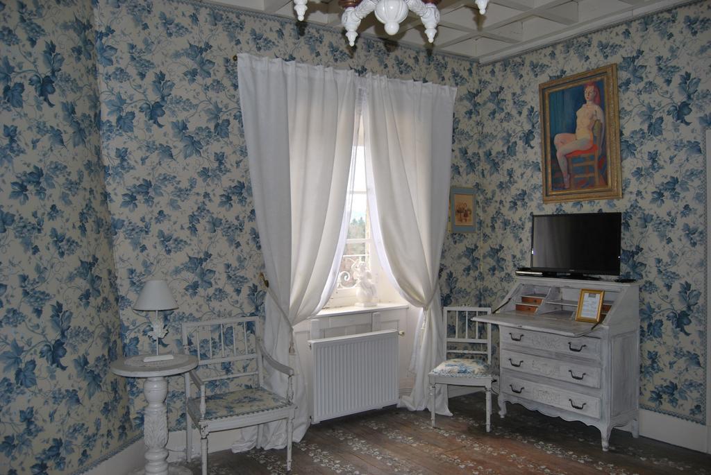 Château de Chantelauze Olliergues Quarto foto