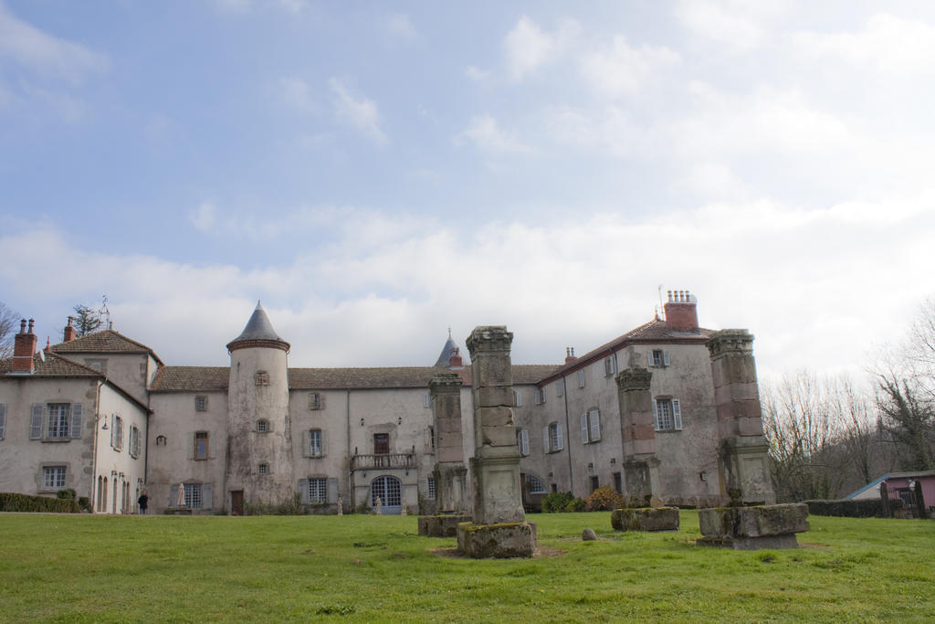 Château de Chantelauze Olliergues Exterior foto